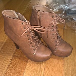 Booties barely worn size 7